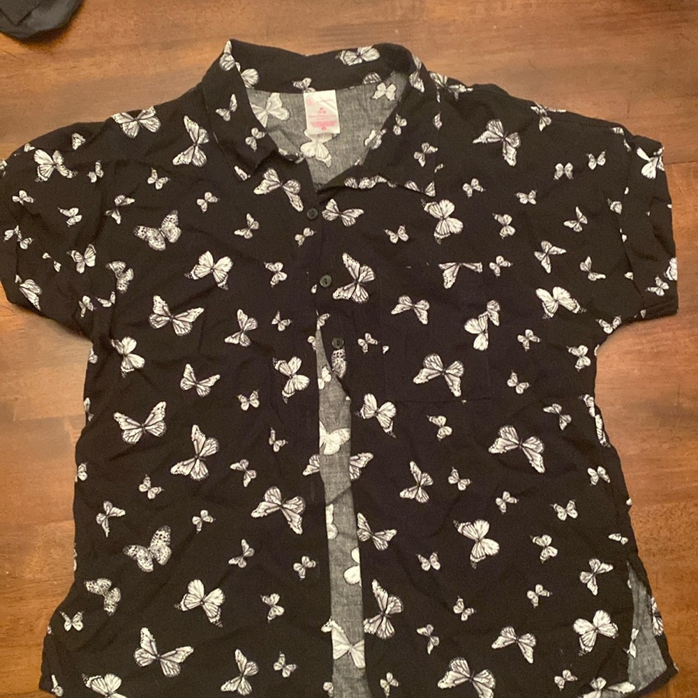 Butterfly Button-Down